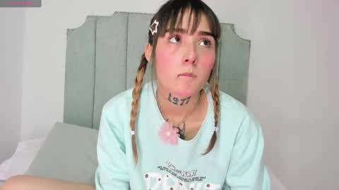 Snapshot of reikaminato chatting on October 4, 2025, 3:43 pm Reika  online show from October 4, 2025, 3:43 pm