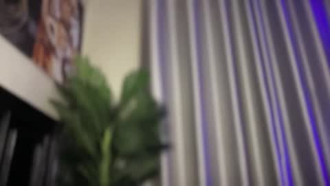 Snapshot of reina77xo chatting on May 20, 2026, 1:23 am reina77xo online show from May 20, 2026, 1:23 am