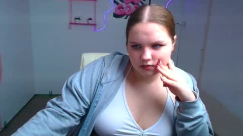 Reina online show from January 15, 2026, 6:51 am