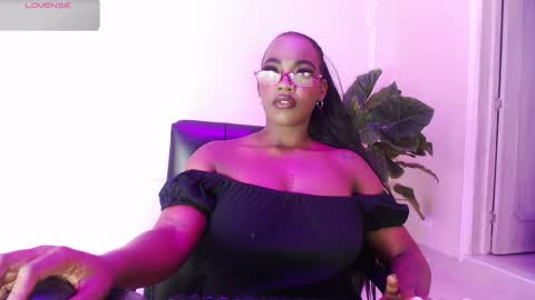 Miah online show from November 2, 2025, 3:53 am