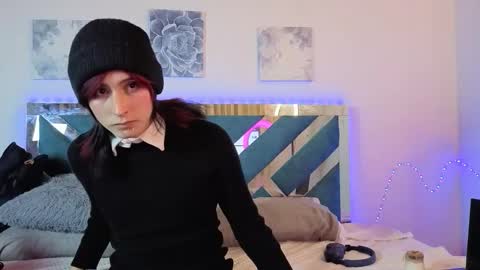 reiv_femboy online show from November 3, 2025, 1:51 am