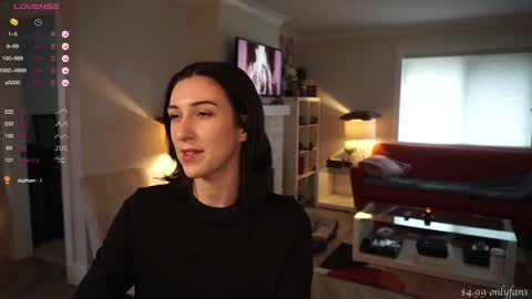 Snapshot of remibliss chatting on December 6, 2024, 8:40 pm Remi online show from December 6, 2024, 8:40 pm