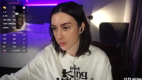 Snapshot of remibliss chatting on December 18, 2024, 8:57 pm Remi online show from December 18, 2024, 8:57 pm