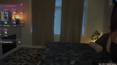 Snapshot of remibliss chatting on January 24, 2025, 12:42 am Remi online show from January 24, 2025, 12:42 am