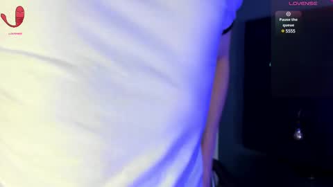 Snapshot of remiblythe chatting on February 5, 2025, 8:25 pm RemiBlythe online show from February 5, 2025, 8:25 pm