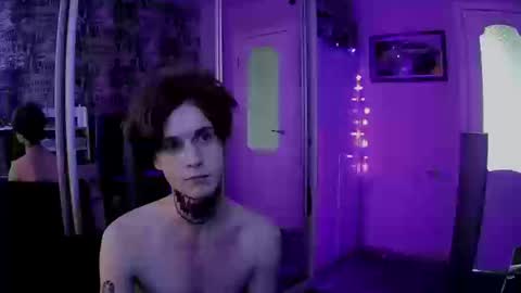 Snapshot of remitrash chatting on September 19, 2025, 7:21 am RemiTrash online show from September 19, 2025, 7:21 am