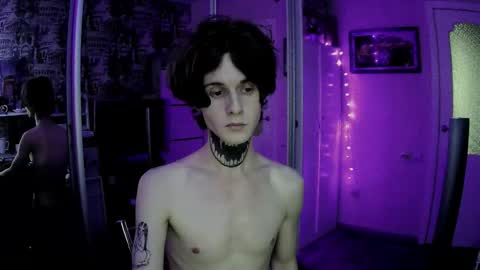 Snapshot of remitrash chatting on November 4, 2025, 9:08 am RemiTrash online show from November 4, 2025, 9:08 am