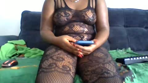 Snapshot of remmy_luna chatting on June 17, 2026, 11:45 am Remmy luna online show from June 17, 2026, 11:45 am
