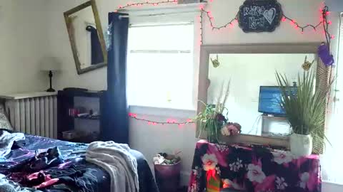 Remy  KitKatt online show from May 17, 2026, 4:58 pm