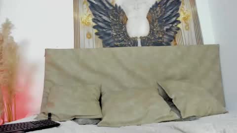 Laura online show from February 21, 2025, 9:32 pm