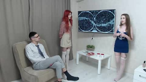 Snapshot of renae_tom chatting on March 6, 2025, 6:37 pm Renae Tom online show from March 6, 2025, 6:37 pm