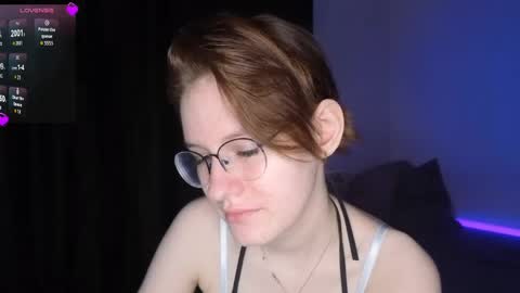 Snapshot of renaeblaski chatting on May 7, 2026, 7:19 pm Claire online show from May 7, 2026, 7:19 pm