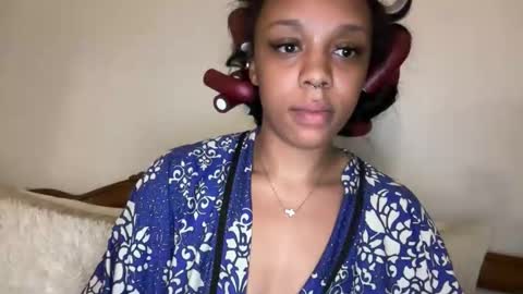 Snapshot of renaeesasha chatting on March 2, 2026, 5:41 am renaeesasha online show from March 2, 2026, 5:41 am