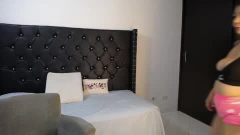 Snapshot of renata_salinas_1 chatting on May 11, 2026, 11:49 am Renata Salinas online show from May 11, 2026, 11:49 am
