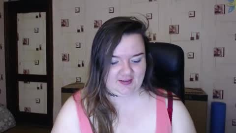 renataoia online show from December 5, 2024, 2:11 pm