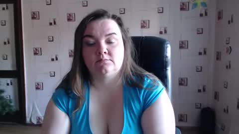 renataoia online show from February 12, 2025, 10:56 am