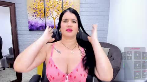 Snapshot of renataruiz_rr chatting on April 25, 2026, 12:08 pm online show from April 25, 2026, 12:08 pm