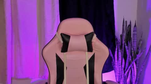 renatawilsom online show from February 12, 2026, 2:50 am