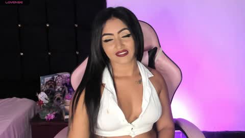 Snapshot of renatawilsom chatting on May 20, 2026, 2:40 am renatawilsom online show from May 20, 2026, 2:40 am