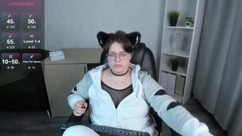 renee_turner online show from February 22, 2025, 2:30 pm