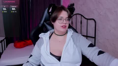 renee_turner online show from March 11, 2025, 9:34 am