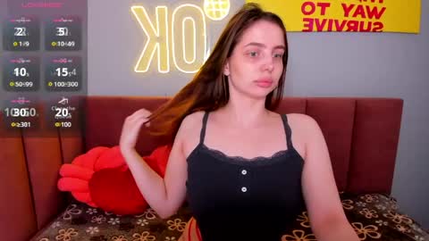Snapshot of reneeblair chatting on May 3, 2026, 1:44 am reneeblair online show from May 3, 2026, 1:44 am