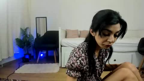 Rena online show from February 18, 2026, 4:41 am