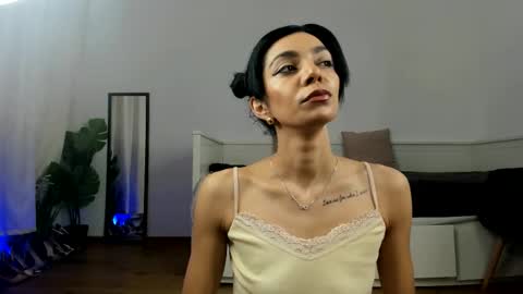 Rena online show from March 5, 2026, 5:03 am