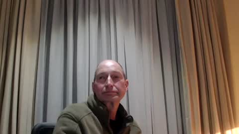 Snapshot of renewal_stretch chatting on June 12, 2026, 11:42 am renewal_stretch online show from June 12, 2026, 11:42 am