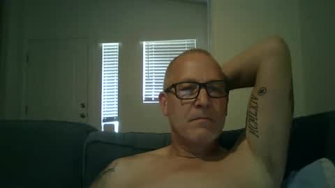 Snapshot of renewaz chatting on May 9, 2026, 6:35 pm Renewaz online show from May 9, 2026, 6:35 pm