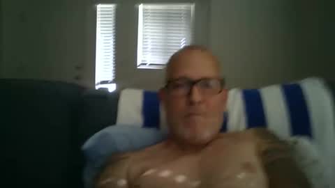 Snapshot of renewaz chatting on May 14, 2026, 4:36 pm Renewaz online show from May 14, 2026, 4:36 pm
