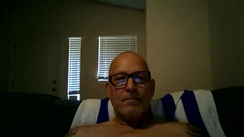 Snapshot of renewaz chatting on May 24, 2026, 1:32 am Renewaz online show from May 24, 2026, 1:32 am