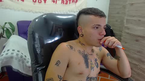 R E N E  online show from December 6, 2024, 7:21 am