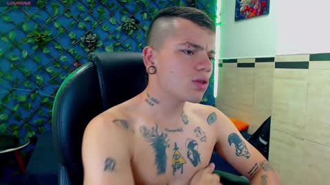 R E N E  online show from January 15, 2025, 3:54 am