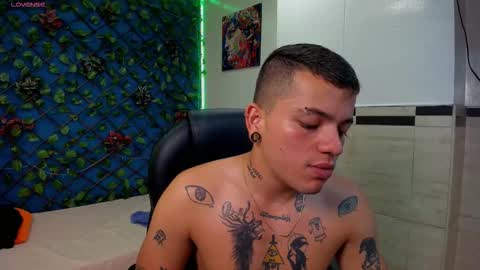 R E N E  online show from September 12, 2025, 4:56 am