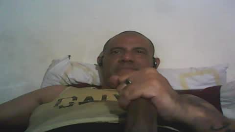 Snapshot of retlam37 chatting on January 5, 2026, 10:24 pm Walter online show from January 5, 2026, 10:24 pm