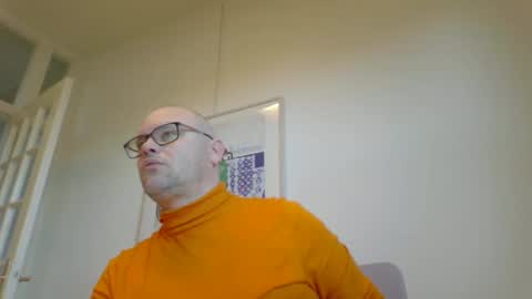 Snapshot of rettie1984 chatting on January 3, 2025, 1:14 pm Attention whore online show from January 3, 2025, 1:14 pm