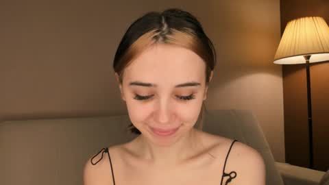 Elin online show from December 7, 2024, 4:42 am