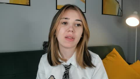 Elin online show from December 12, 2024, 1:43 am