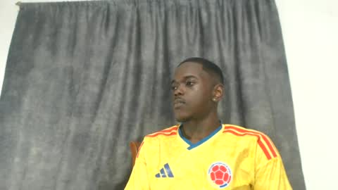 Snapshot of rey_bbc chatting on July 4, 2026, 11:11 pm rey_bbc online show from July 4, 2026, 11:11 pm