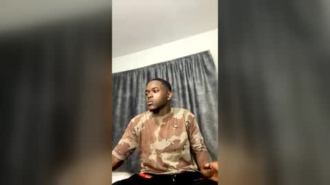 Snapshot of rey_bbc chatting on July 23, 2026, 8:23 am rey_bbc online show from July 23, 2026, 8:23 am