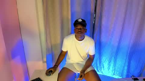 Snapshot of rey_bbc chatting on July 27, 2026, 9:38 am rey_bbc online show from July 27, 2026, 9:38 am