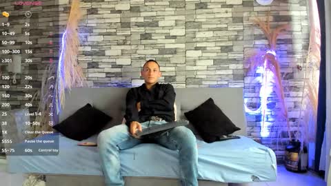 reymasterhot online show from November 1, 2025, 6:21 pm