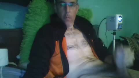 reyes_albert2006 online show from December 1, 2025, 6:18 am