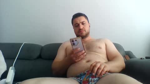 Snapshot of reynman2 chatting on November 2, 2025, 11:01 am reynman2 online show from November 2, 2025, 11:01 am