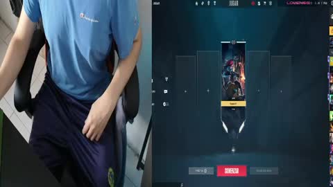 Snapshot of reynplay chatting on April 19, 2026, 10:23 pm Reynplay online show from April 19, 2026, 10:23 pm