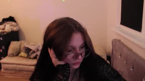 reyreyclub online show from December 14, 2025, 4:01 pm