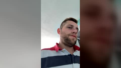 Snapshot of reyver94 chatting on May 31, 2026, 7:37 am reyver94 online show from May 31, 2026, 7:37 am