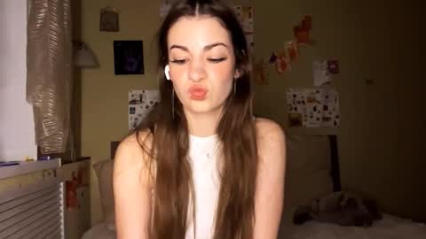 Anna online show from November 21, 2025, 1:54 pm