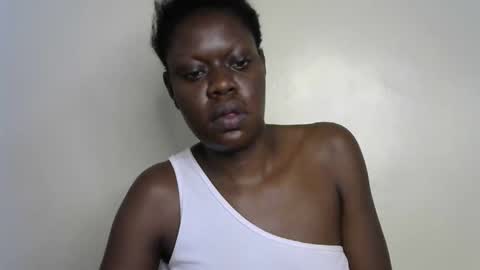 riana_sha online show from October 28, 2025, 7:34 am